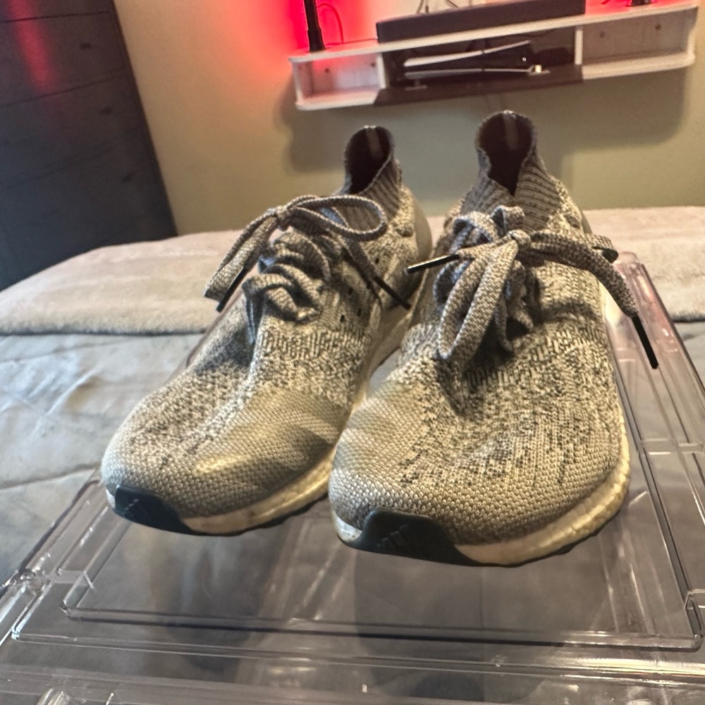 Adidas Ultra Boost - Picture 4 of 5